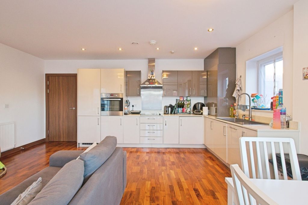 Property photo 2 of 10 Pbox-Img.Jpg