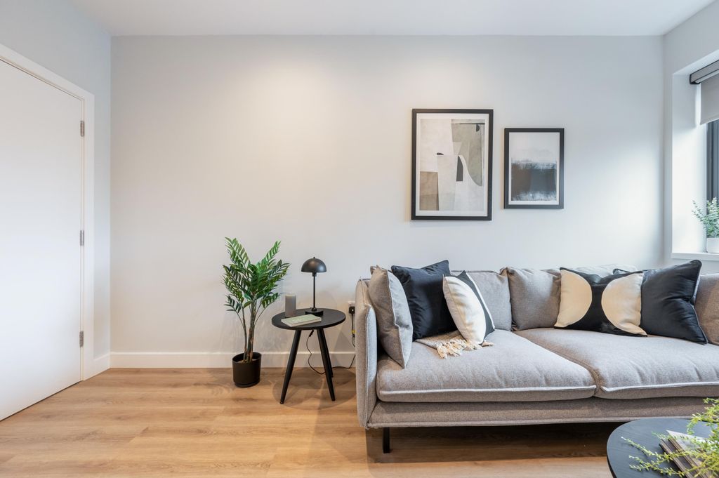 Property photo 3 of 25 0477F5Bde360A5A3665c2344F89d