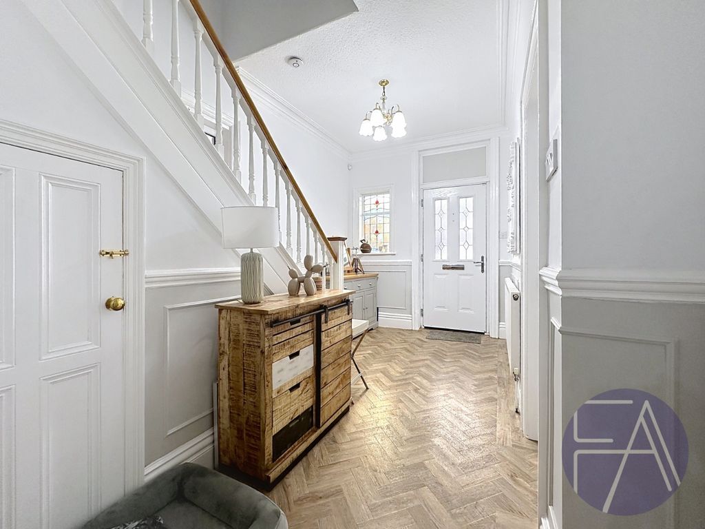 Property photo 3 of 36 4812305