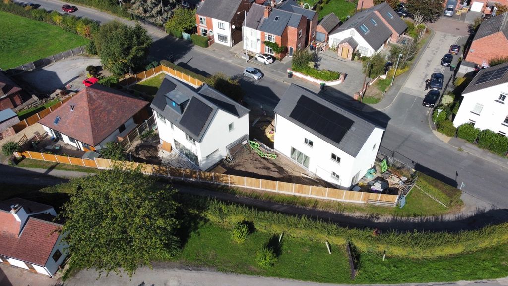 Property photo 2 of 4 5558113