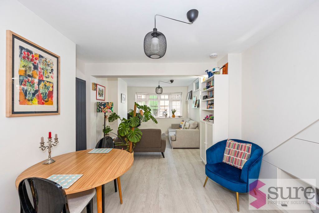 Property photo 3 of 20