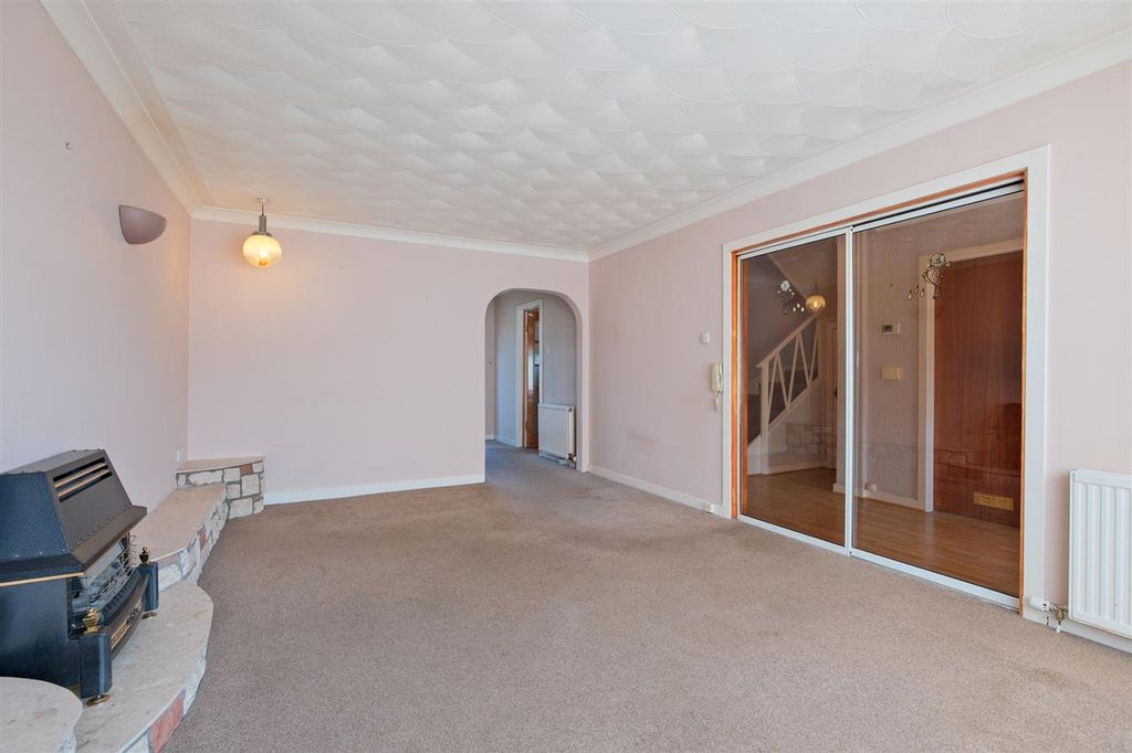 Property photo 3 of 21