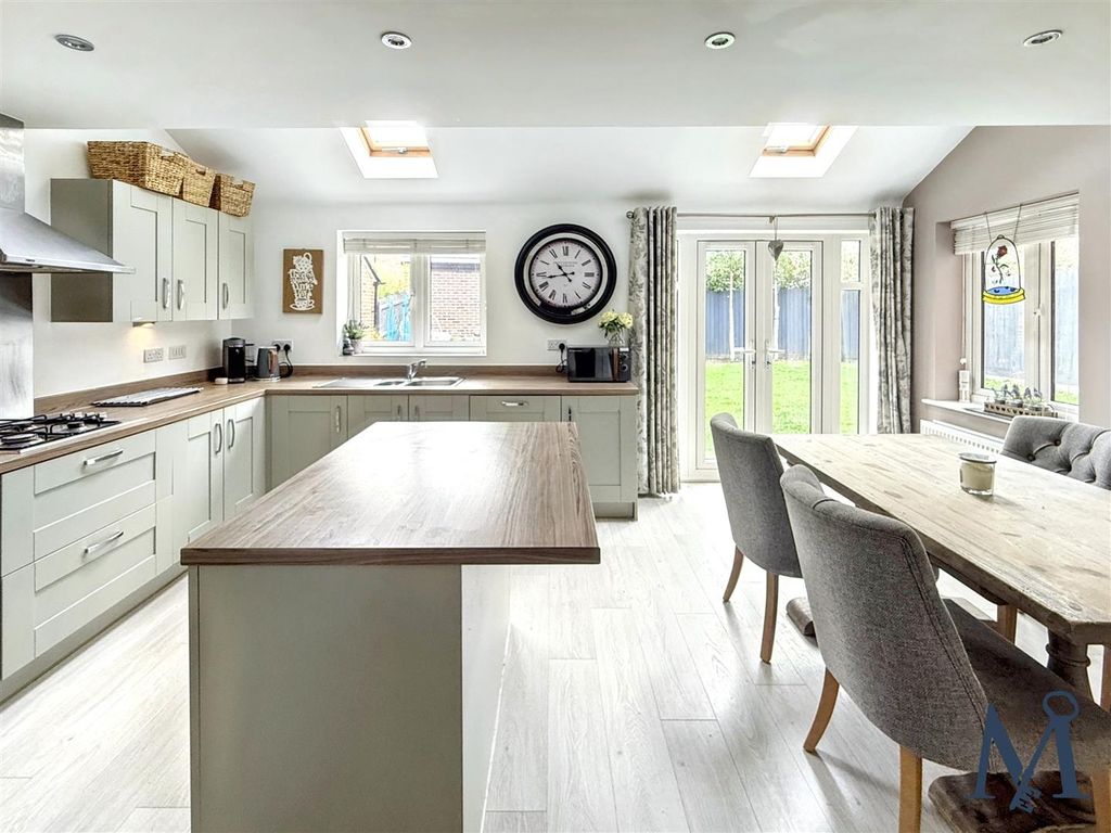 Property photo 3 of 24 Kitchen Diner