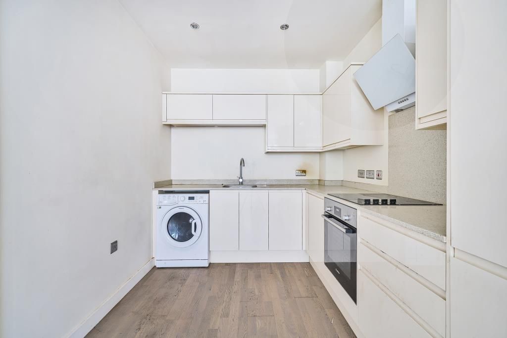 Property photo 1 of 10 Kitchen