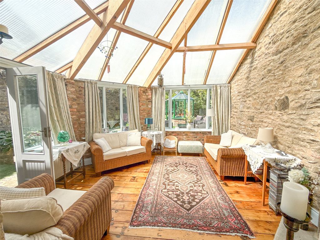Property photo 3 of 35 Garden Room