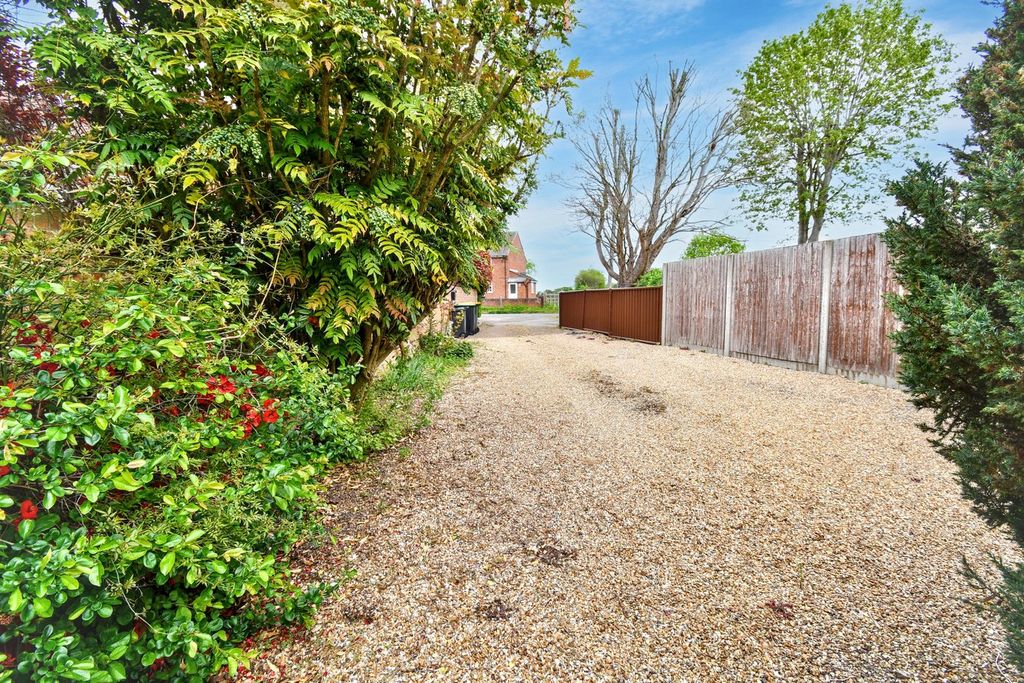 Property photo 3 of 20