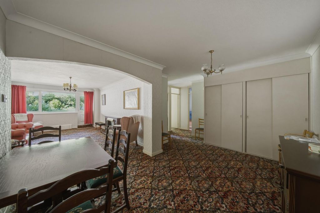 Property photo 3 of 16 Dining Room