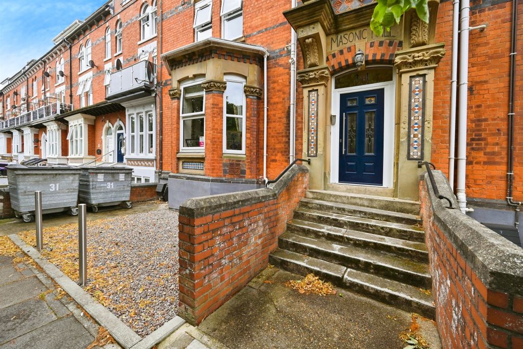 Property photo 1 of 17