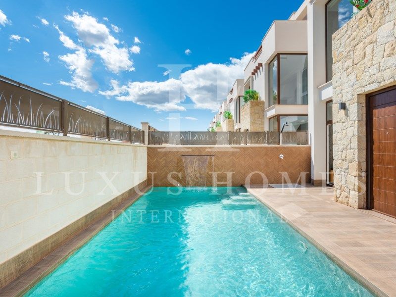 Property photo 3 of 32