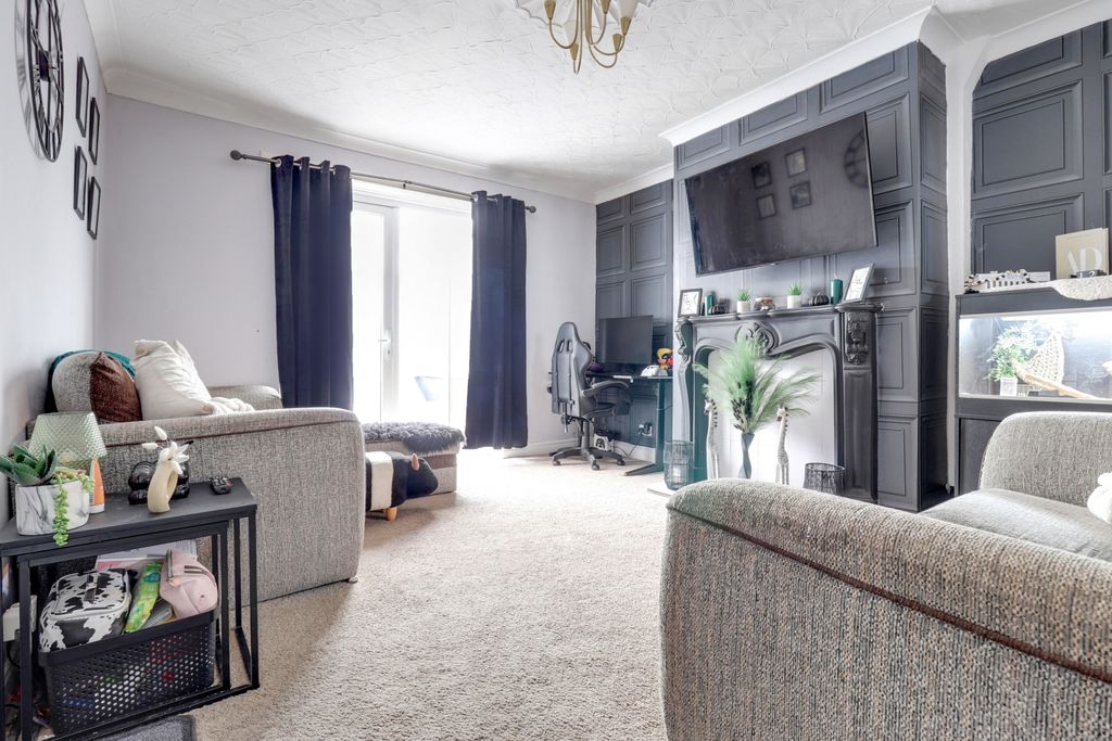 Property photo 3 of 25 3- Rob Hammond Ewemove Pontefract