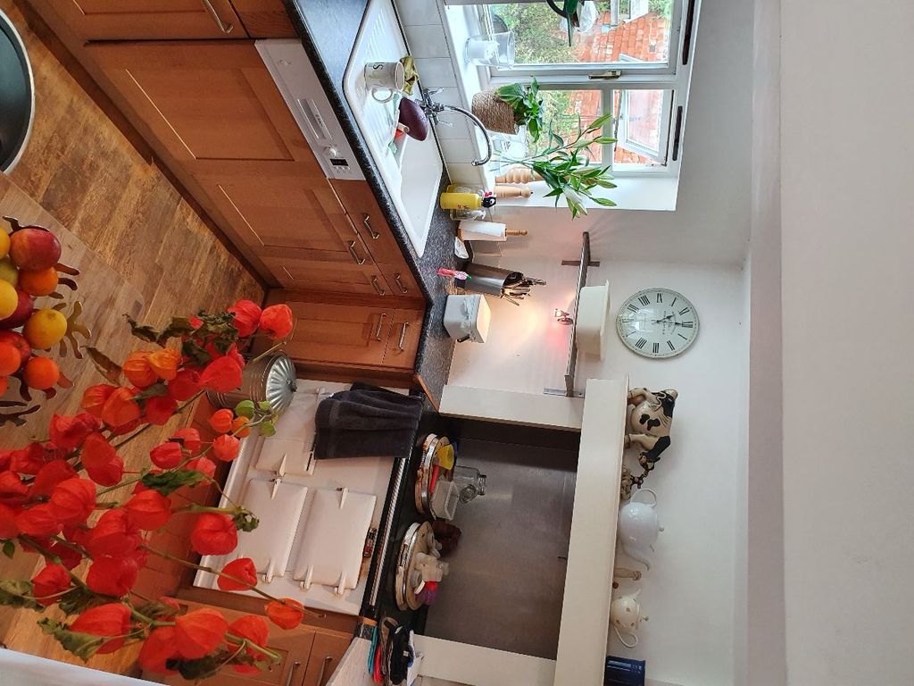 Property photo 3 of 28