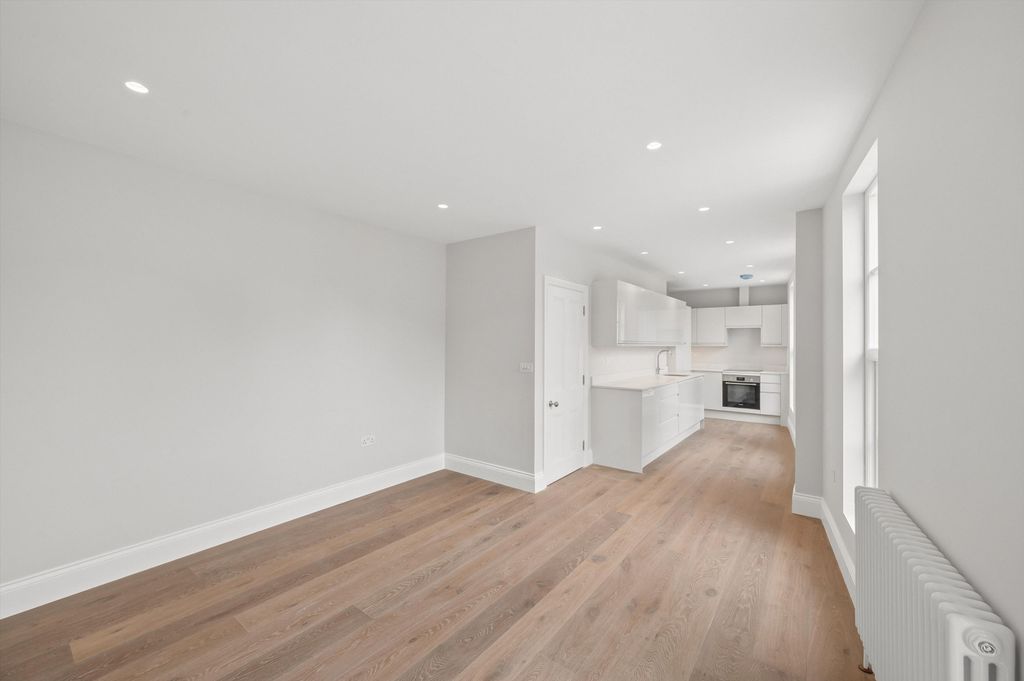 Property photo 1 of 12 Image