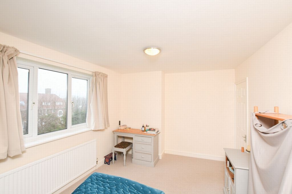 Property photo 2 of 17 Photo 4