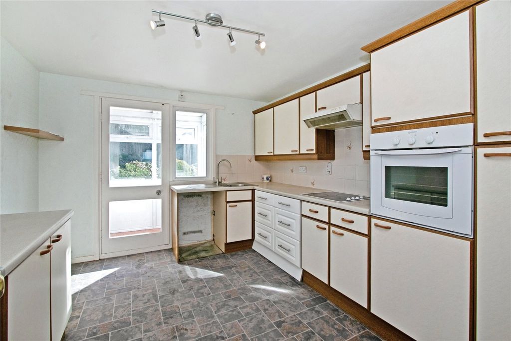 Property photo 2 of 17 Picture No. 13