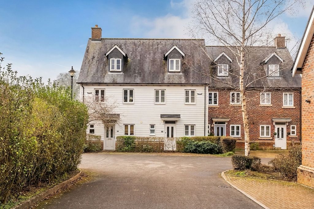 Property photo 1 of 32
