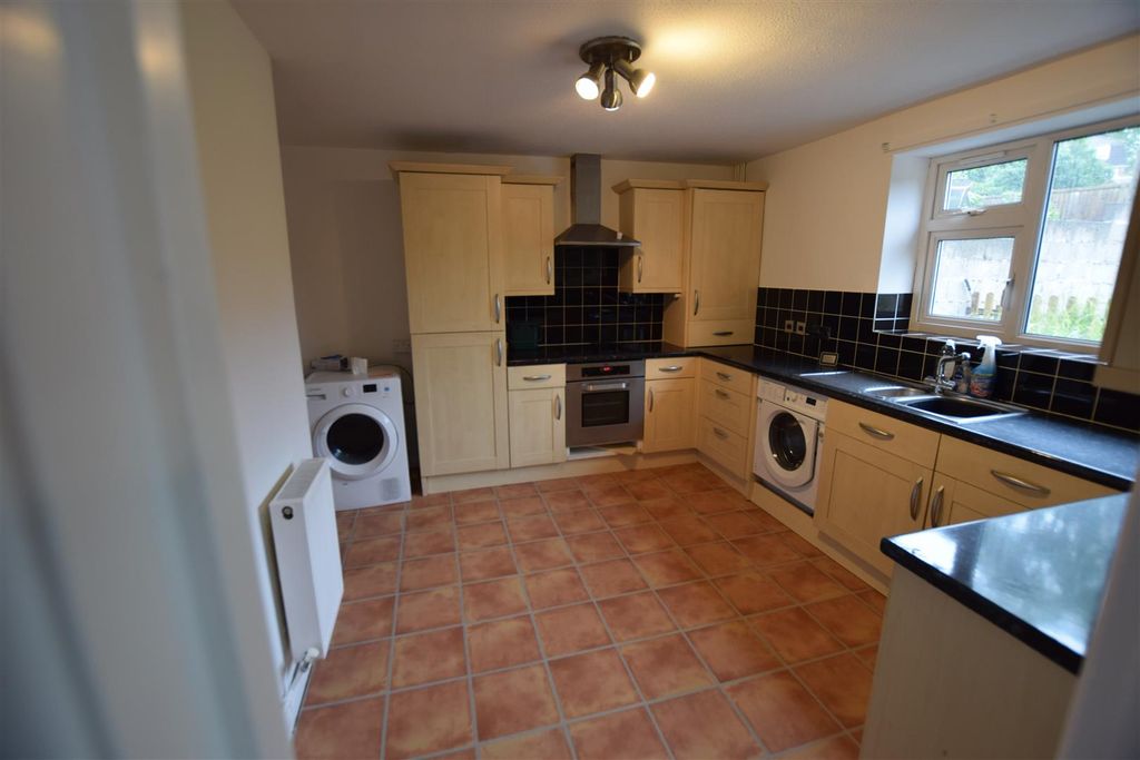 Additional image 4 of 3 bed semi-detached house to rentWalker Road, Barry CF62