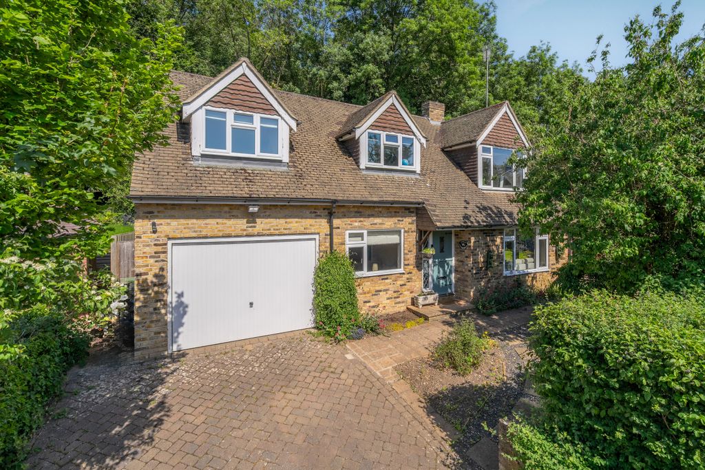 Property photo 1 of 17 Little Charnwood-1