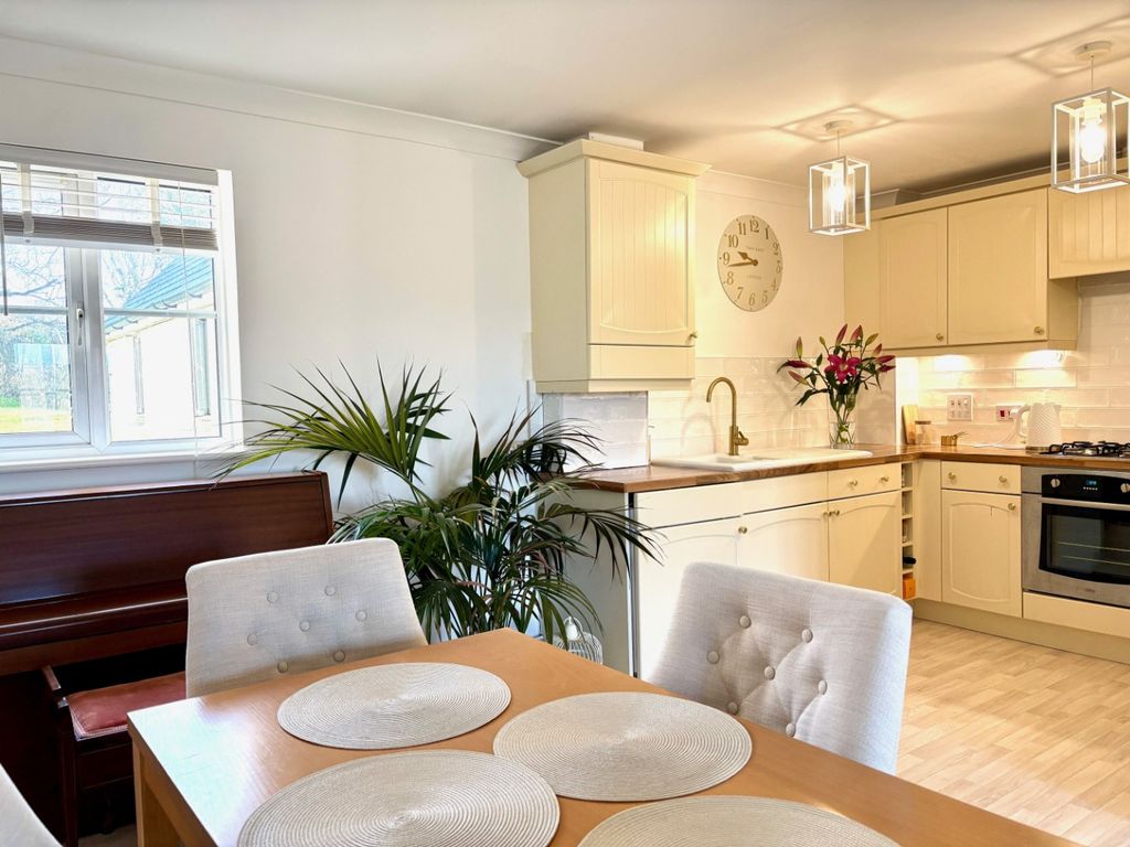 Property photo 2 of 13 5004574