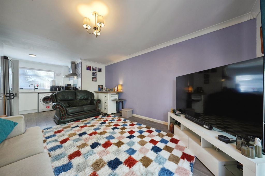 Property photo 3 of 20