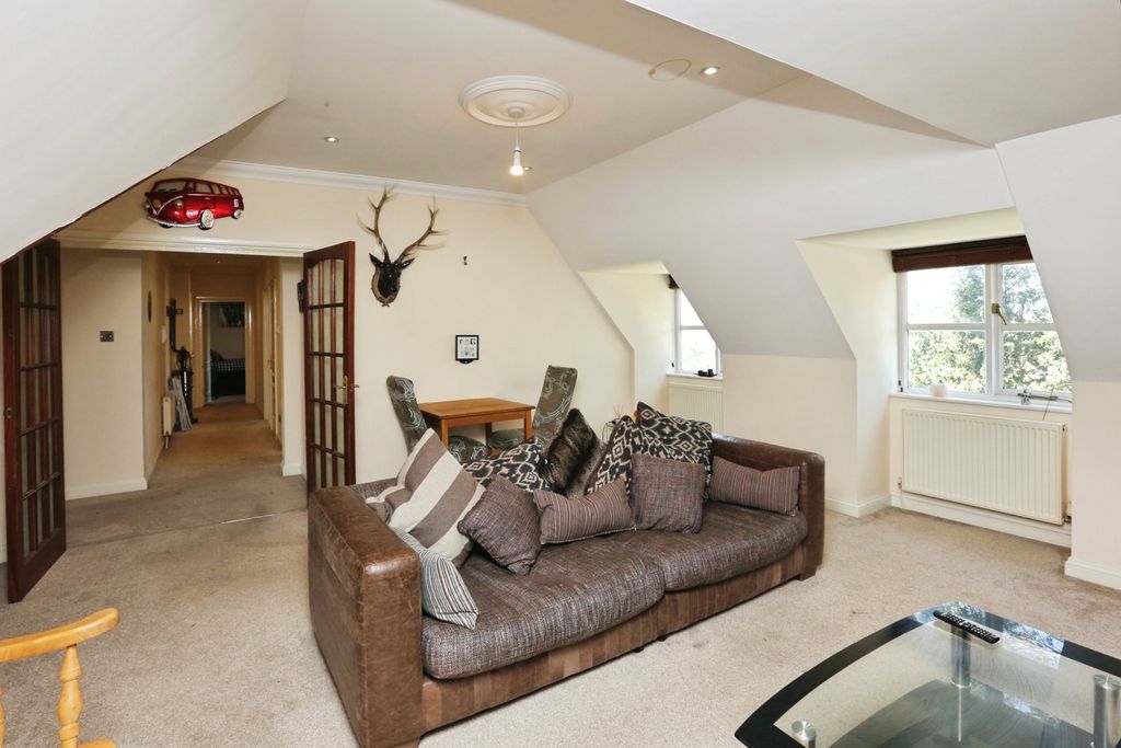 Property photo 2 of 11 Pbox-Img.Jpg