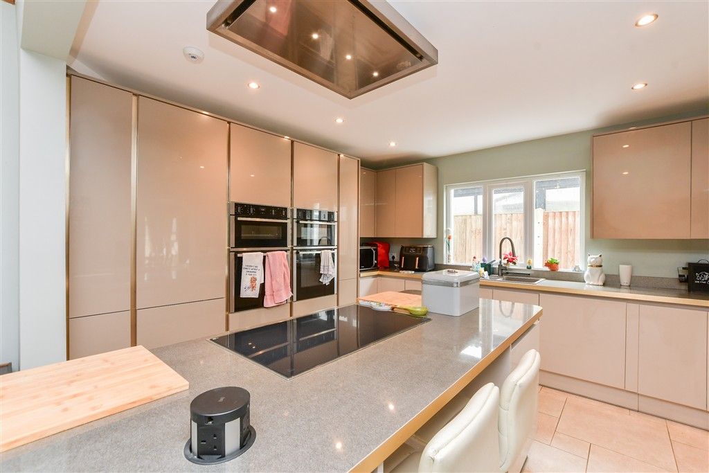 Property photo 1 of 21 Kitchen/Diner