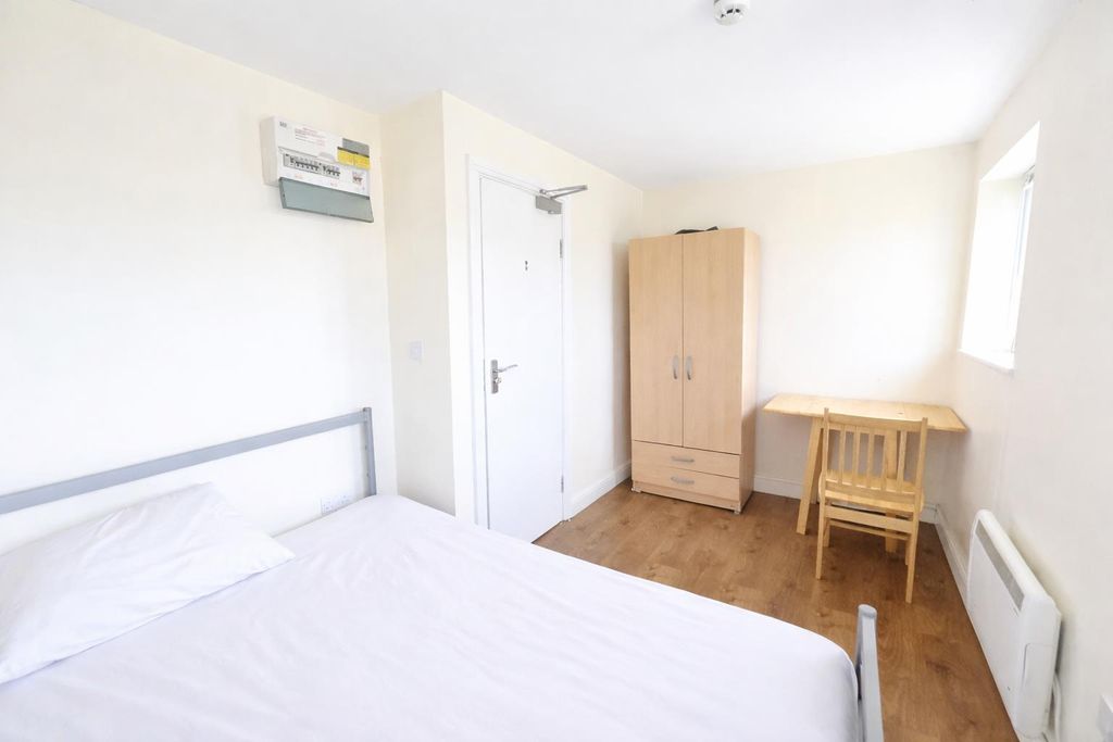 Property photo 2 of 7 Chatgpt Image Mar 17, 2026, 01_02_55 Pm.Png