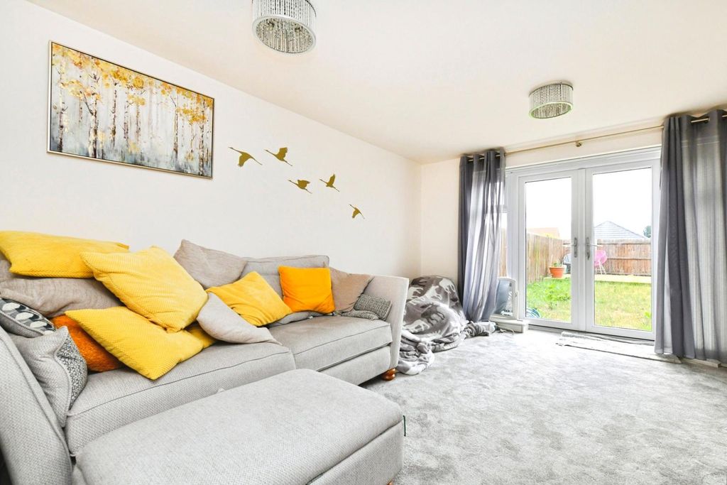 Property photo 3 of 12 Pbox-Img.Jpg