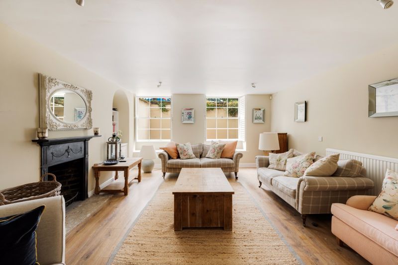 Property photo 3 of 16 Sitting Room