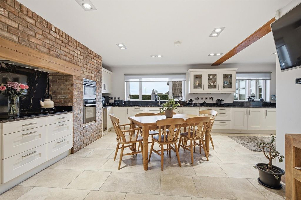 Property photo 2 of 37 Breakfast Kitchen