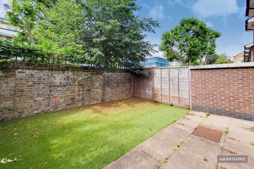 Property photo 2 of 14 Garden