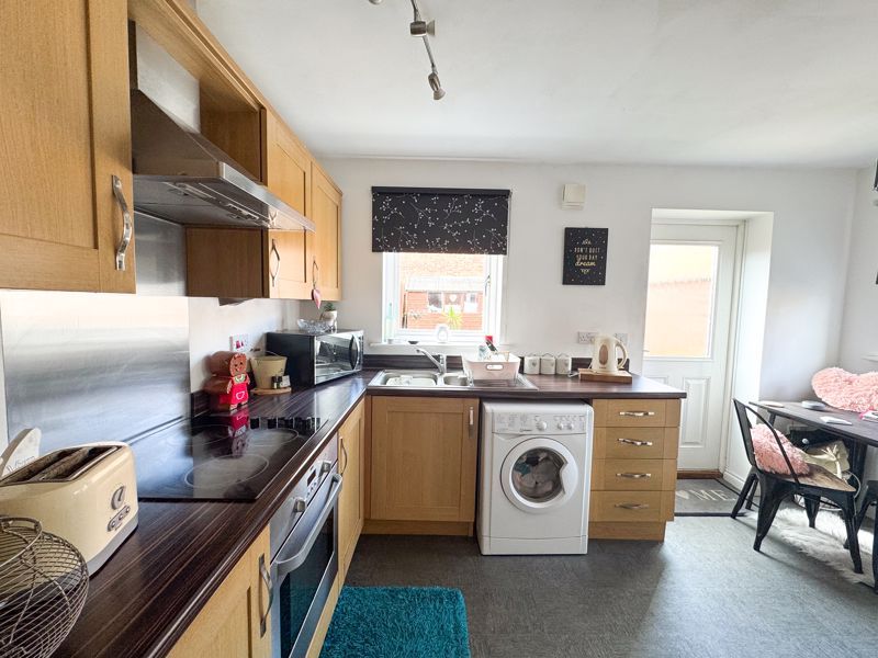 Property photo 3 of 12 Kitchen-Diner