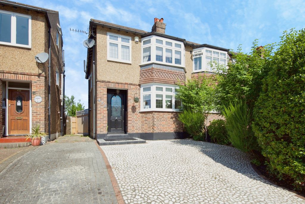 Property photo 1 of 28