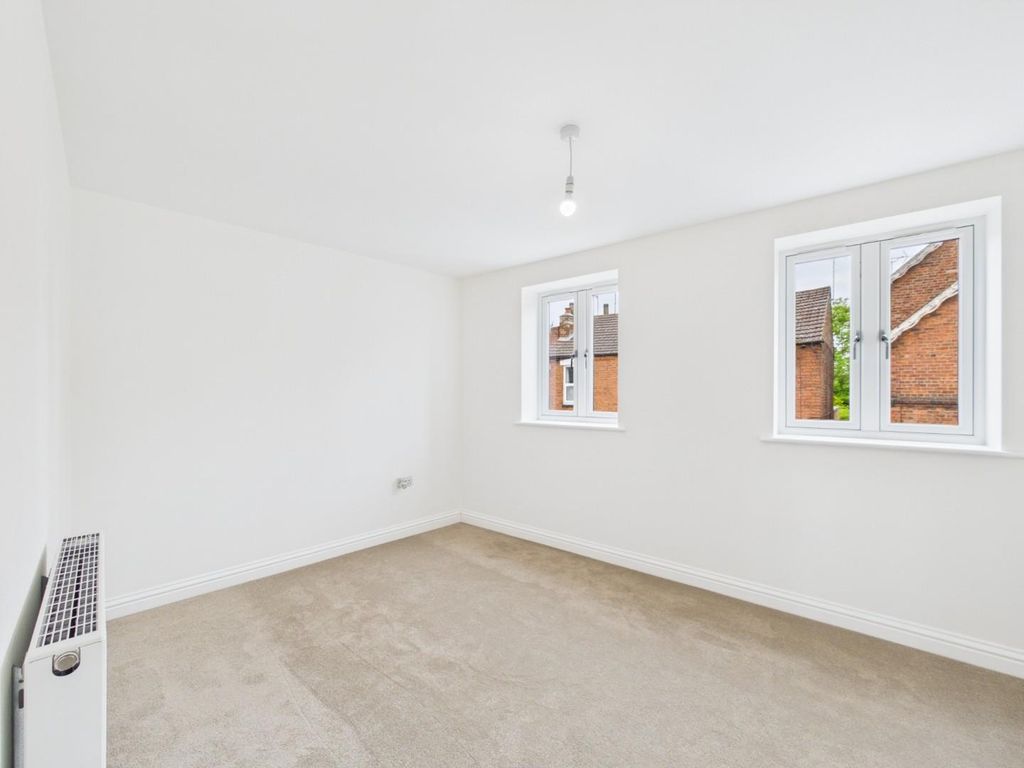 Property photo 3 of 10 Cam01238G0-Pr0655-Still004.Jpg