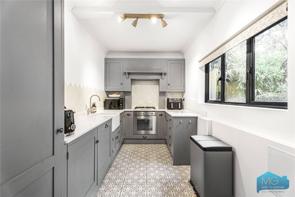 Property photo 2 of 14 Picture No. 05