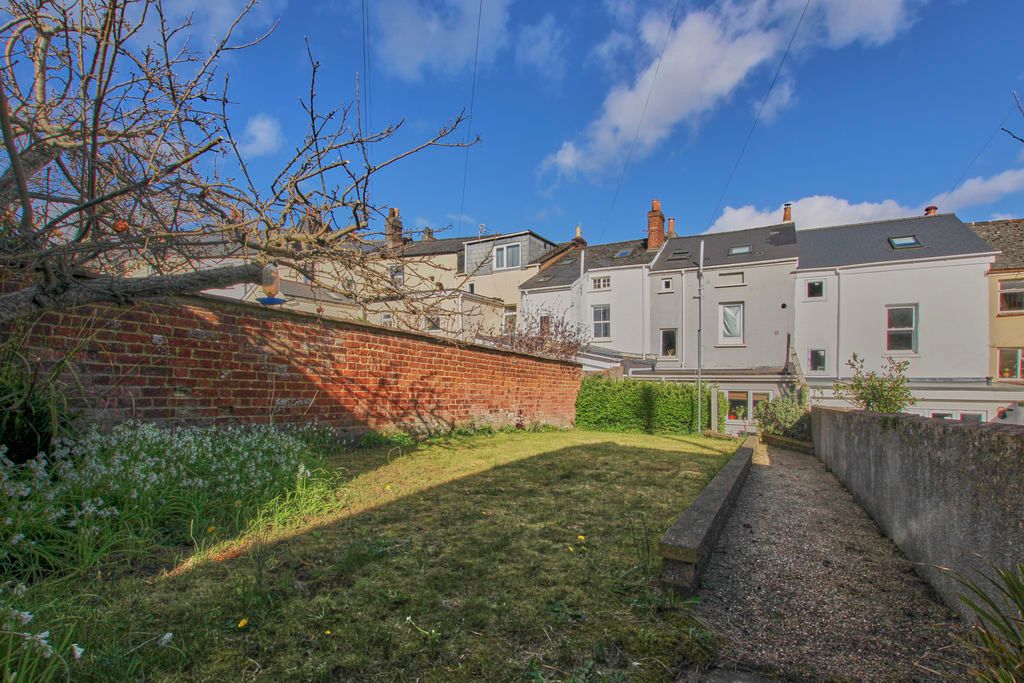 Property photo 2 of 23 Garden