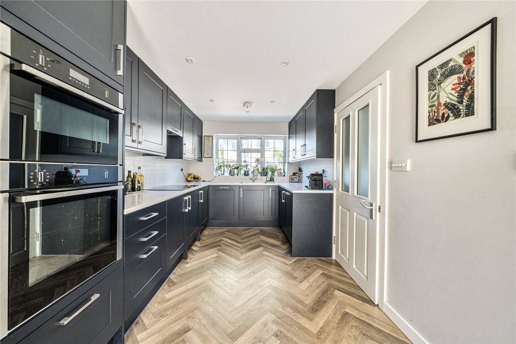 Property photo 3 of 17 Picture No. 11