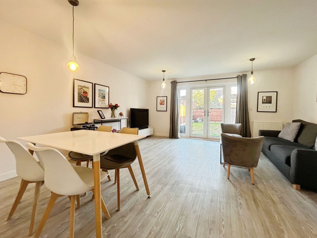 Property photo 2 of 11 Pbox-Img.Jpg