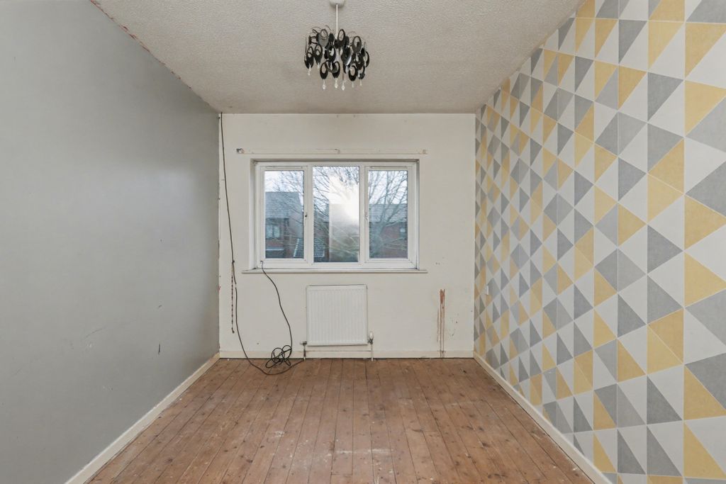 Property photo 3 of 25 56 Linden Road, Creswell, Worksop, S80 4Jt