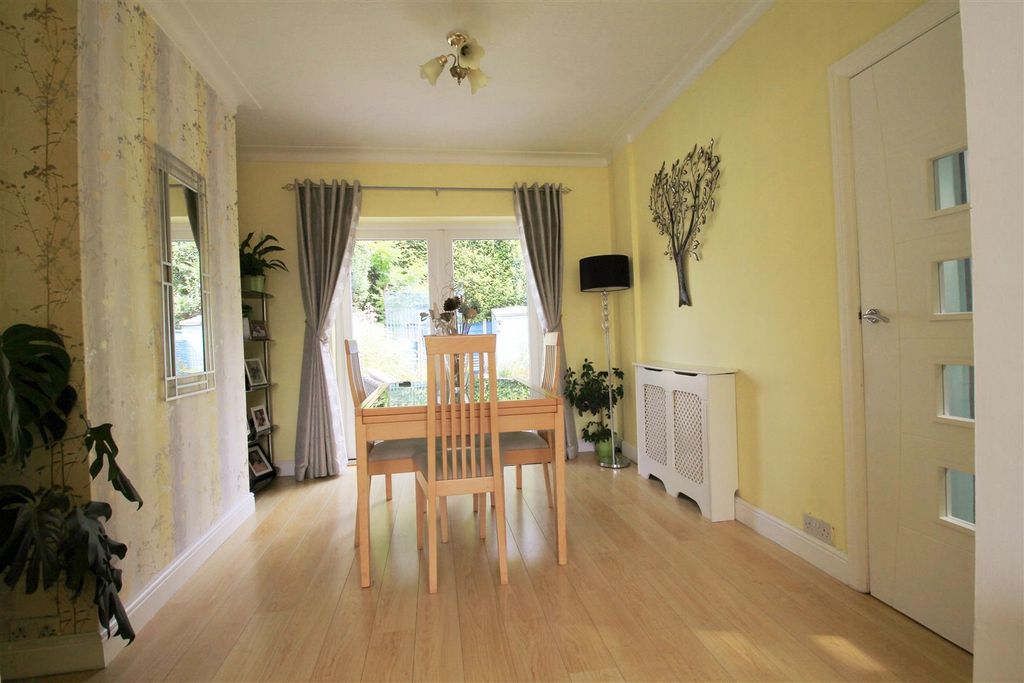 Property photo 3 of 17 Dining Room.Jpg