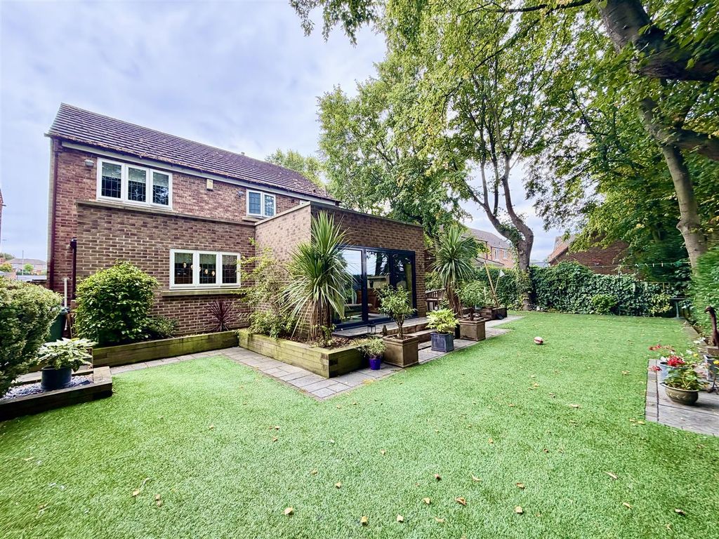 Property photo 1 of 35 Externally