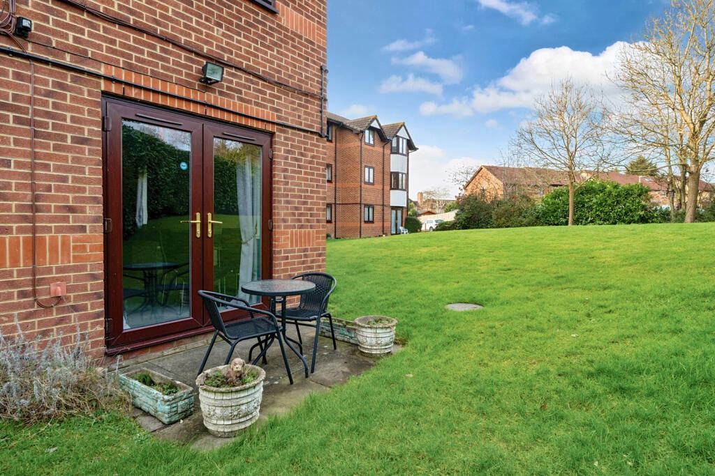 Property photo 2 of 8 4365431