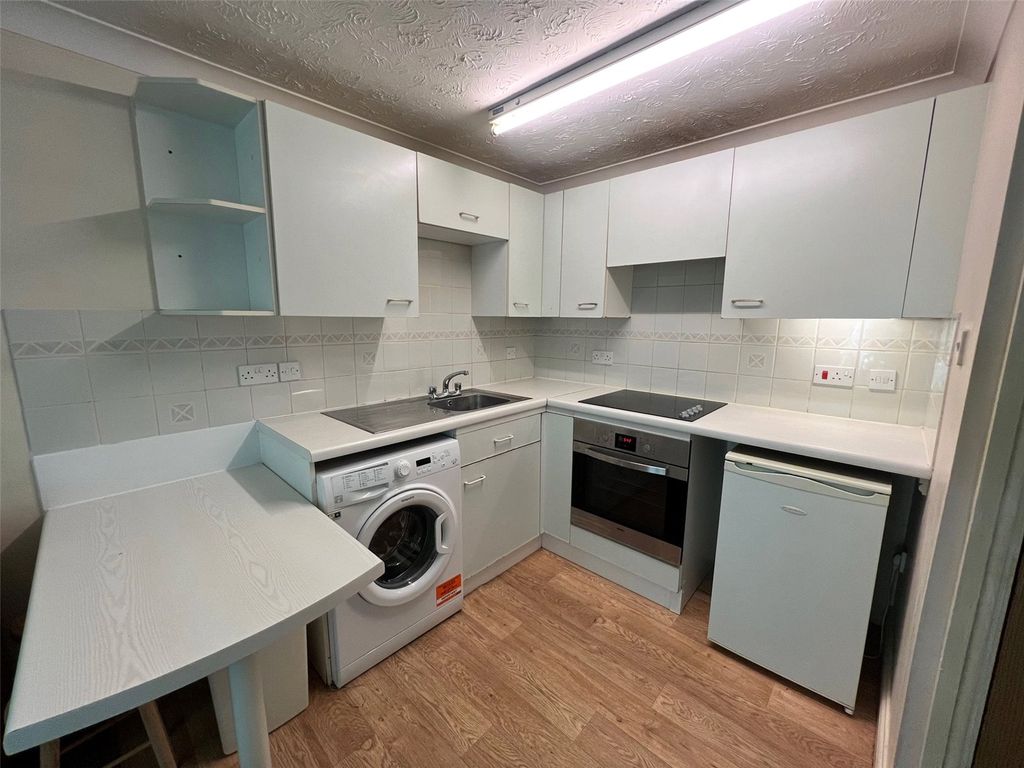 Property photo 3 of 8 Picture No. 02