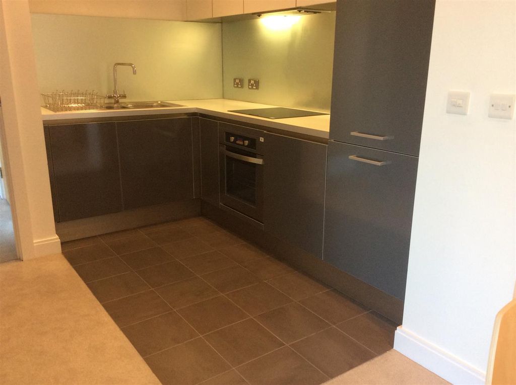 Property photo 3 of 8 C406 One Park West 002.Jpg