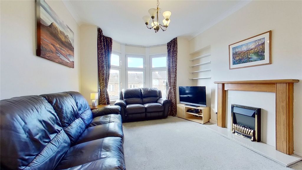 Property photo 2 of 12 Lounge
