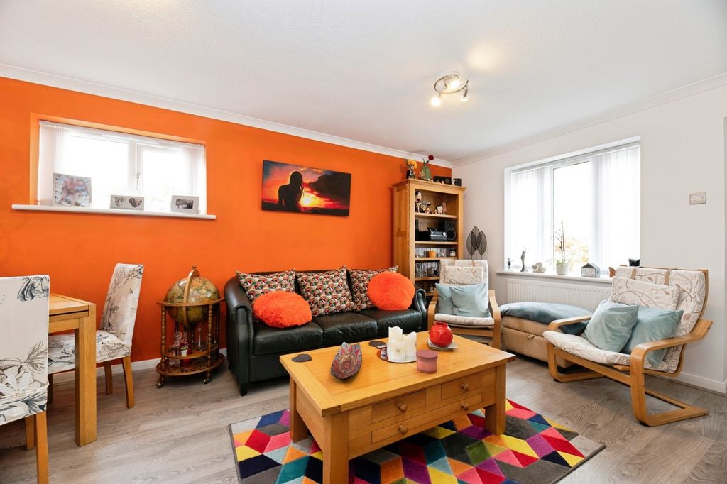 Property photo 2 of 10 Living Room