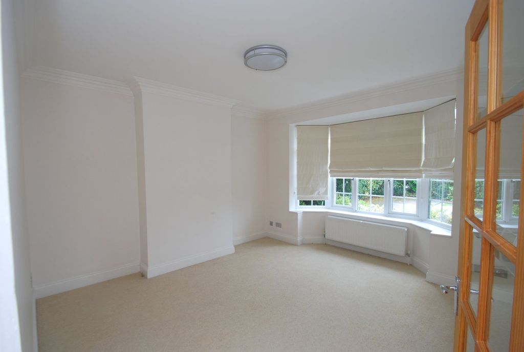 Property photo 2 of 18 Picture No. 23
