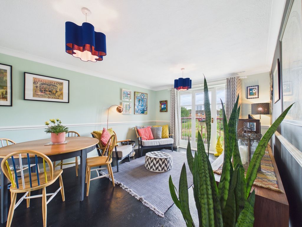 Property photo 2 of 14 Linen Court - Living And Dining - Ewemove