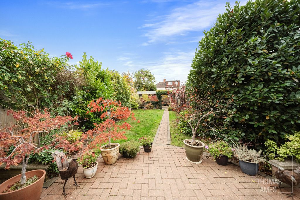 Property photo 2 of 19