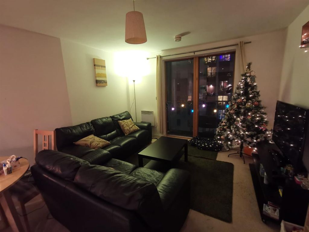 Property photo 3 of 9 240c99F0-1E90-4c14-9709-2Dcfa052A5ce.Jpg