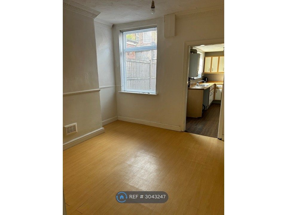 Property photo 2 of 10 Dining Room
